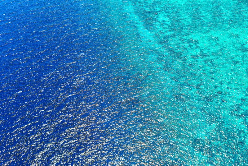 Hình nền mặt biển xanh 4K