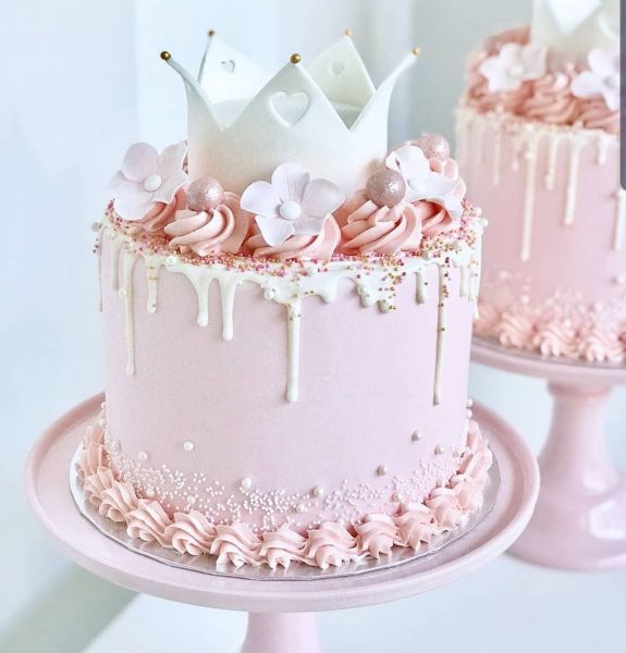 bánh sinh nhật dễ thương hồng xinh