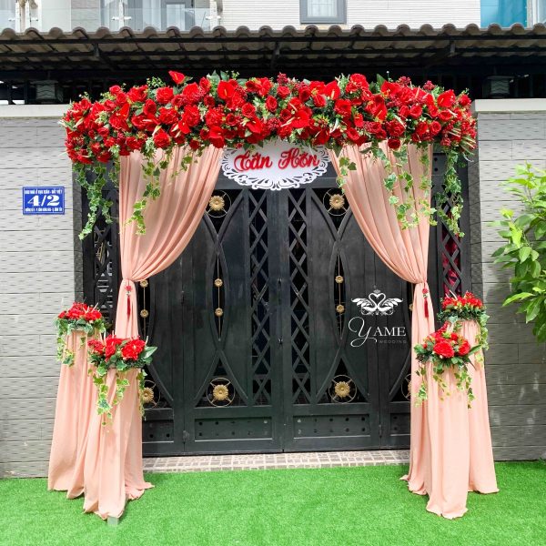 Cổng hoa cưới đơn giản