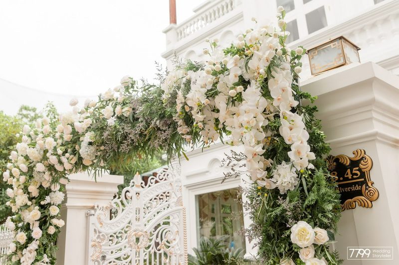 Hình ảnh cổng hoa đám cưới đẹp hoa hồng trắng