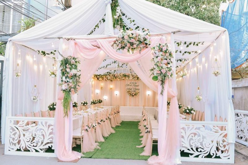 Hình cổng hoa cưới đẹp phối màu hồng và trắng